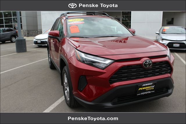 2025 Toyota RAV4 XLE