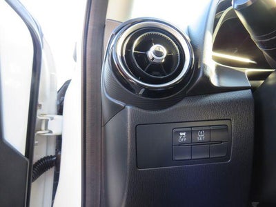 2019 Toyota YARIS SEDAN LE