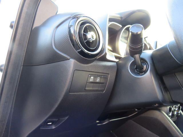 2019 Toyota YARIS SEDAN LE