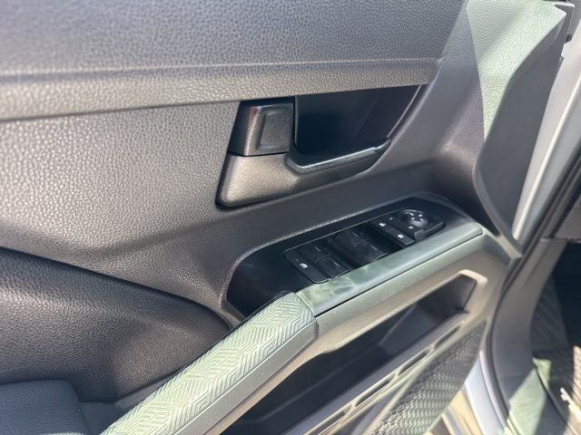 2025 Toyota TACOMA SR5 SR5