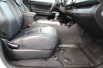 2023 Toyota Tacoma Limited V6