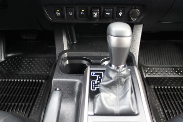 2023 Toyota Tacoma Limited V6