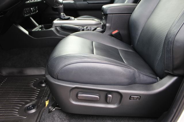 2023 Toyota Tacoma Limited V6