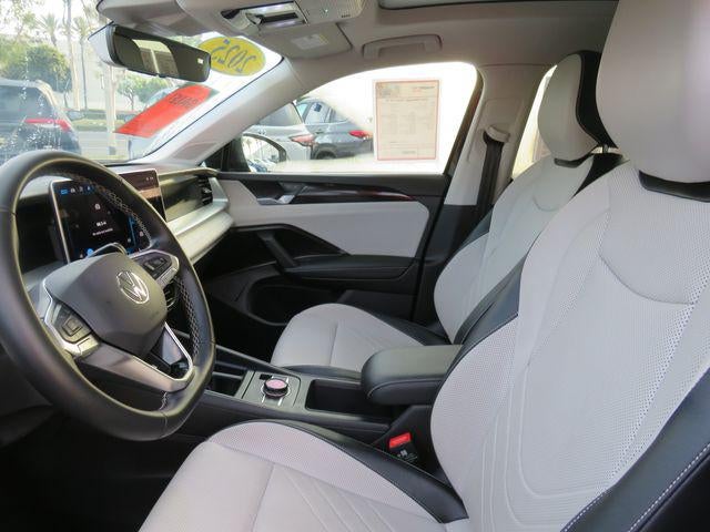 2025 Volkswagen Tiguan 2.0T SE