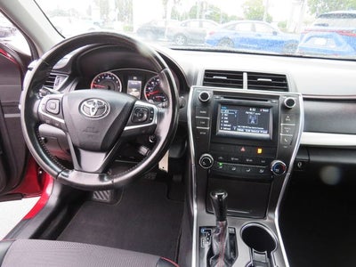 2016 Toyota CAMRY SE