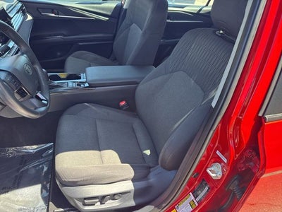 2025 Toyota CAMRY LE