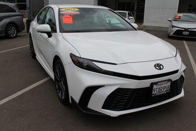 2025 Toyota Camry SE