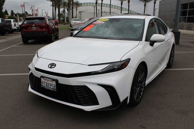 2025 Toyota Camry SE