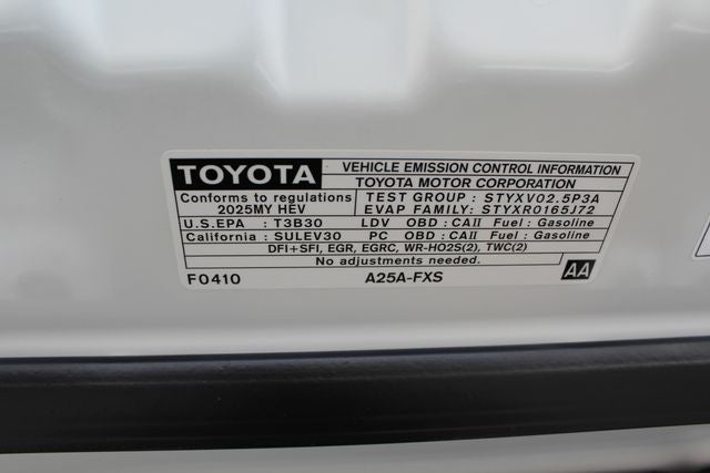 2025 Toyota Camry SE