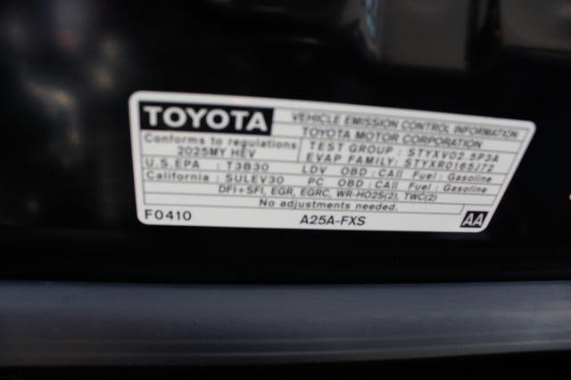2025 Toyota Camry SE