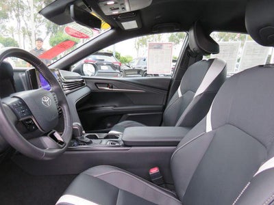 2025 Toyota CAMRY SE