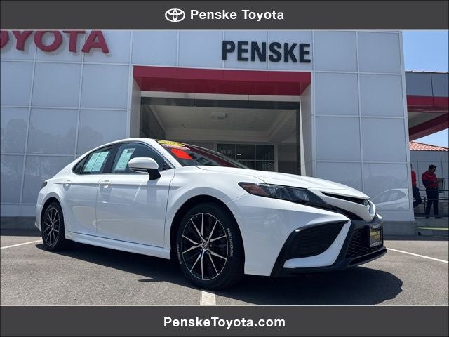 2022 Toyota CAMRY SE