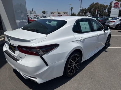 2022 Toyota CAMRY SE