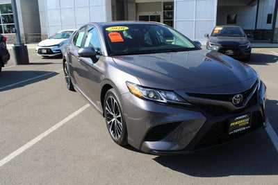 2020 Toyota Camry SE