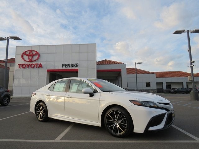 2022 Toyota CAMRY SE