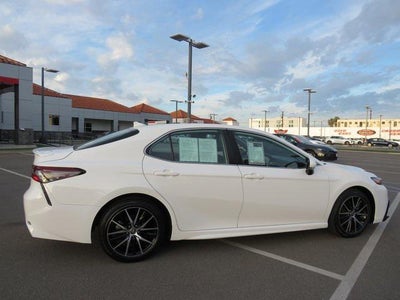 2022 Toyota CAMRY SE