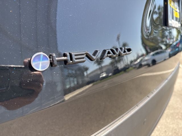 2026 Toyota GRAND HIGHLANDER HEV Nightshade Edition