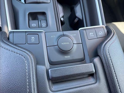 2026 Toyota GRAND HIGHLANDER HEV Nightshade Edition