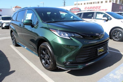 2026 Toyota Sienna Woodland Edition 7 Passenger