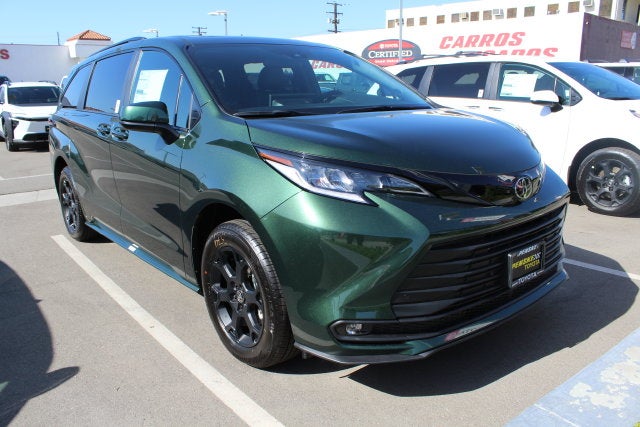 2026 Toyota Sienna Woodland Edition 7 Passenger
