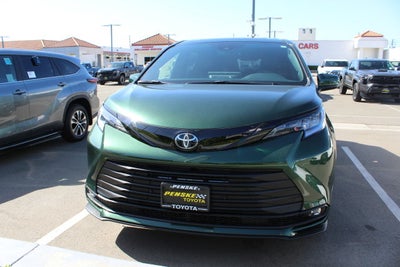 2026 Toyota Sienna Woodland Edition 7 Passenger