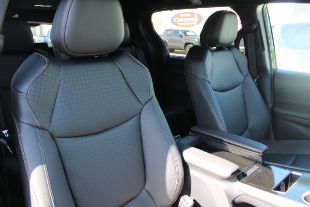 2026 Toyota Sienna Woodland Edition 7 Passenger