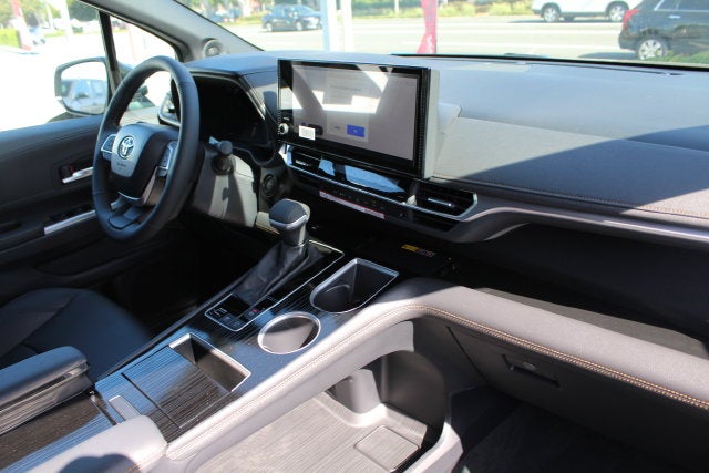 2026 Toyota Sienna Woodland Edition 7 Passenger