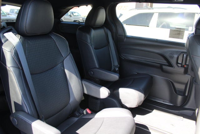 2026 Toyota Sienna Woodland Edition 7 Passenger