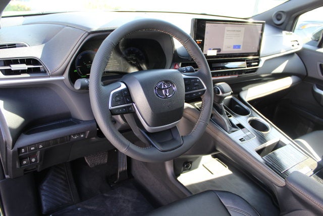 2026 Toyota Sienna Woodland Edition 7 Passenger