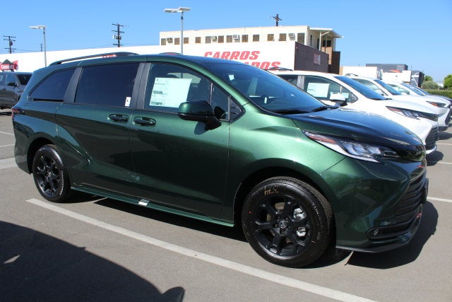 2026 Toyota Sienna Woodland Edition 7 Passenger
