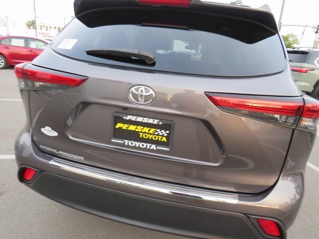2022 Toyota Highlander L