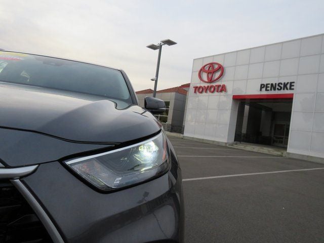 2022 Toyota Highlander L