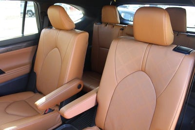 2026 Toyota Highlander Hybrid Hybrid Platinum