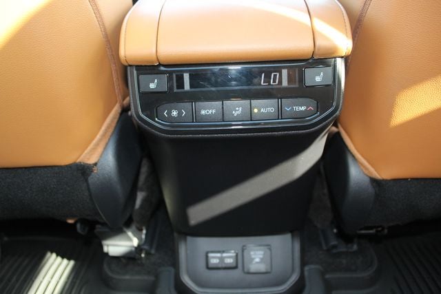 2026 Toyota Highlander Hybrid Hybrid Platinum