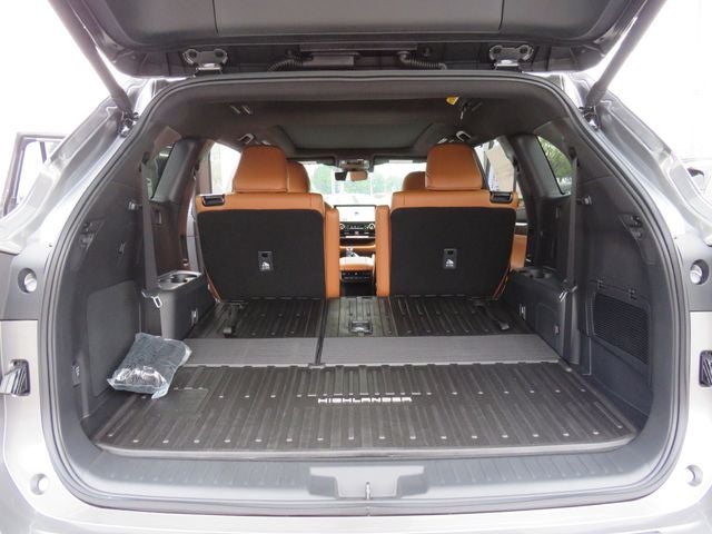 2026 Toyota Highlander Hybrid Hybrid Platinum