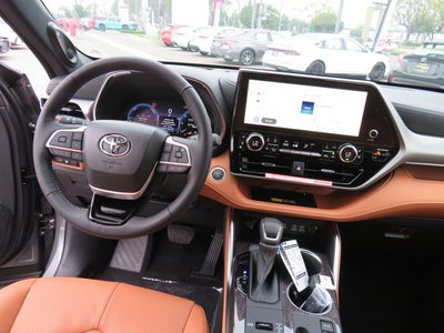 2026 Toyota Highlander Hybrid Hybrid Platinum