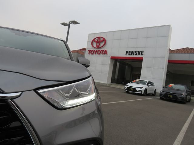 2026 Toyota Highlander Hybrid Hybrid Platinum