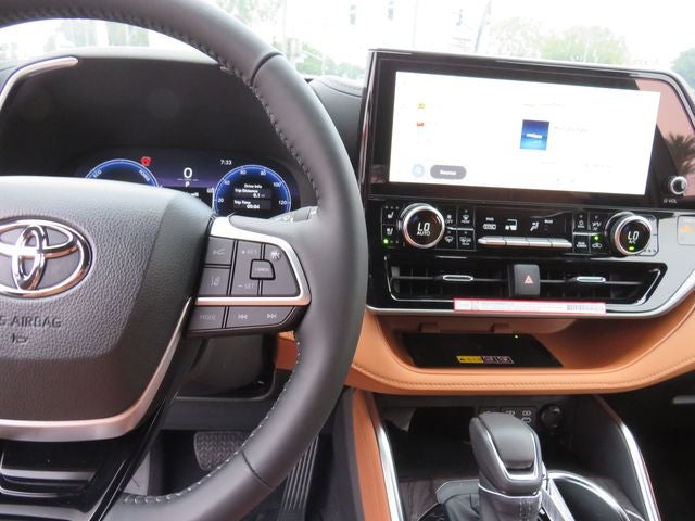 2026 Toyota Highlander Hybrid Hybrid Platinum