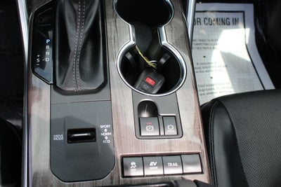 2022 Toyota Highlander Hybrid Platinum
