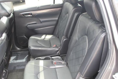2022 Toyota Highlander Hybrid Platinum