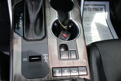 2022 Toyota Highlander Hybrid Platinum