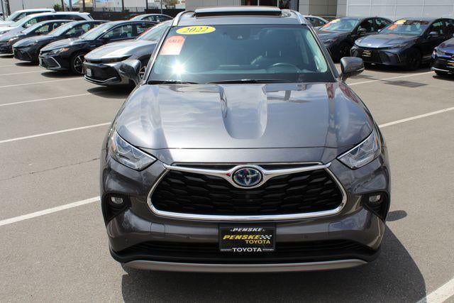 2022 Toyota Highlander Hybrid Platinum