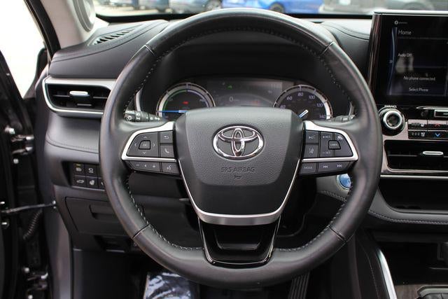 2022 Toyota Highlander Hybrid Platinum