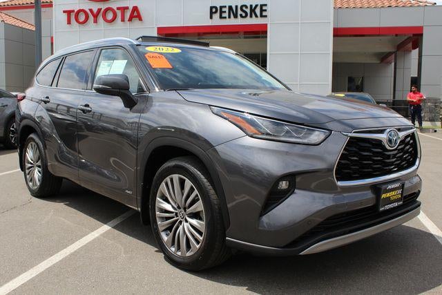 2022 Toyota Highlander Hybrid Platinum