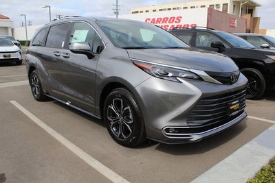 2026 Toyota Sienna Platinum 7 Passenger