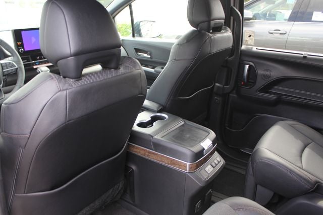 2026 Toyota Sienna Platinum 7 Passenger