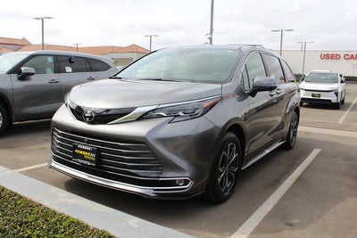 2026 Toyota Sienna Platinum 7 Passenger