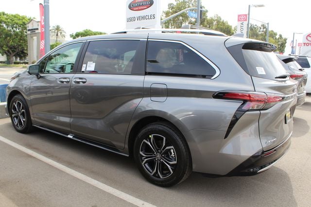 2026 Toyota Sienna Platinum 7 Passenger