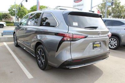 2026 Toyota Sienna Platinum 7 Passenger