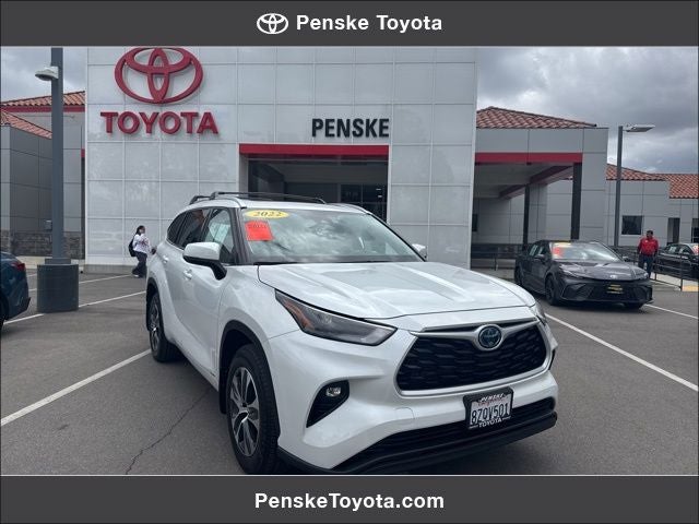 2022 Toyota HIGHLANDER HYBRD XLE